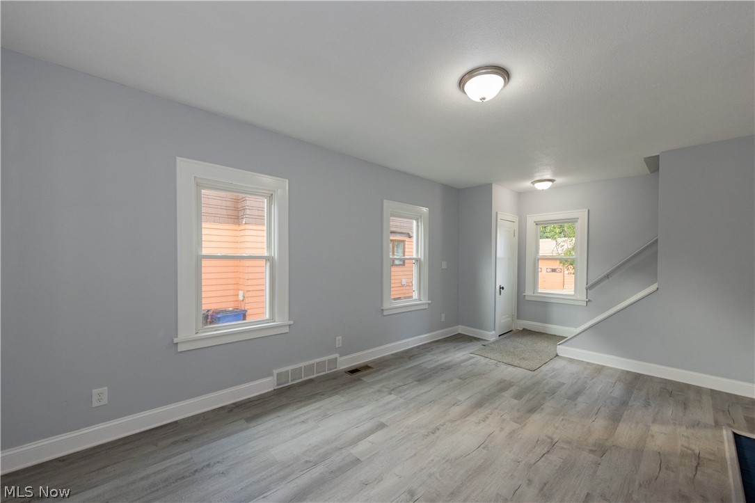1677 Hillview Road Cleveland, OH 44112 - Photo 2 of 28 Gallery Image 2