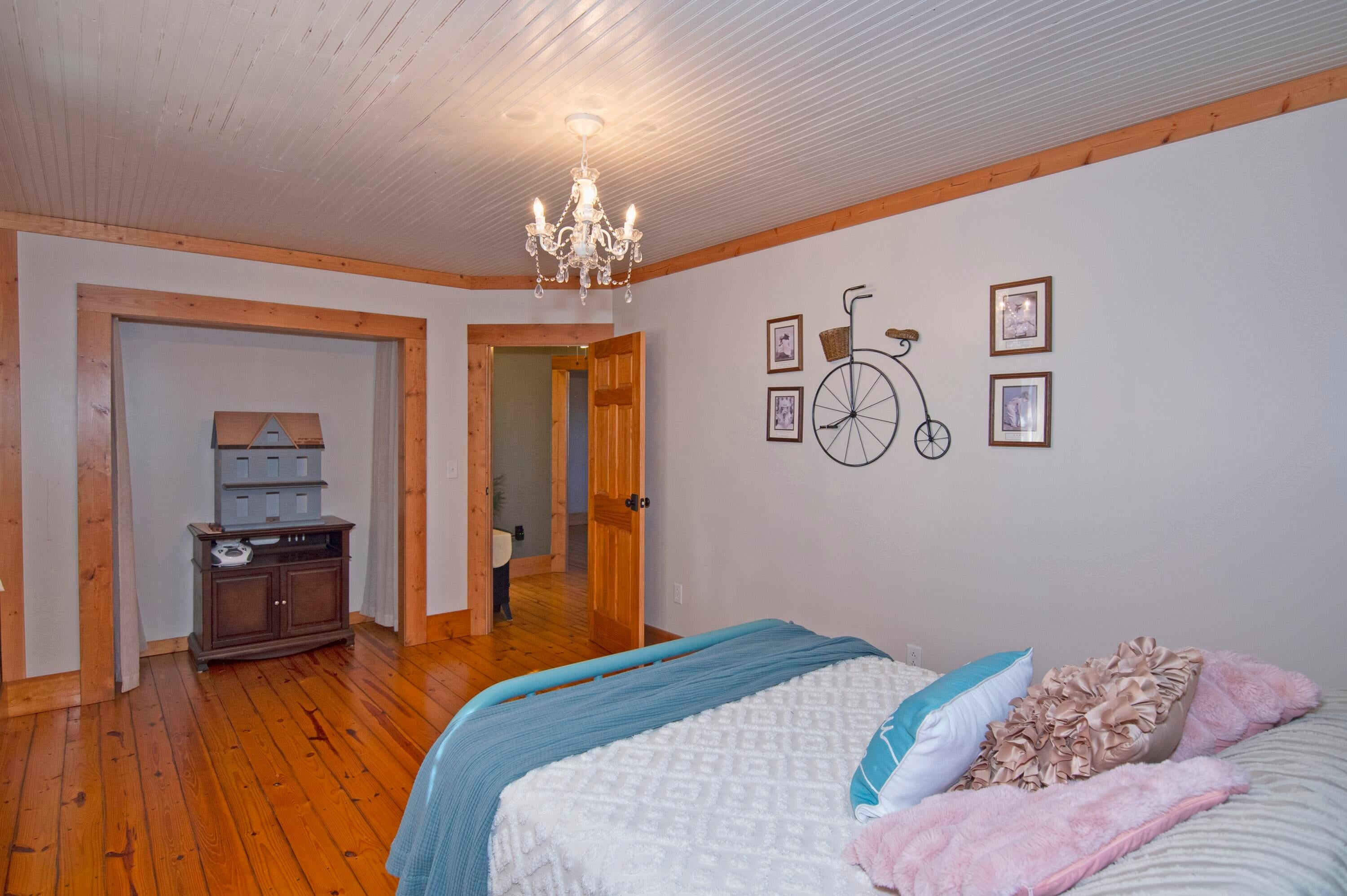 656 Miller Farm Road Peterstown, WV 24963 - Photo 64 of 156 Bedroom