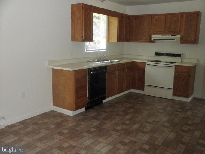 309 Fletchwood Road Elkton, MD 21921 - Photo 2 of 4 Kitchen