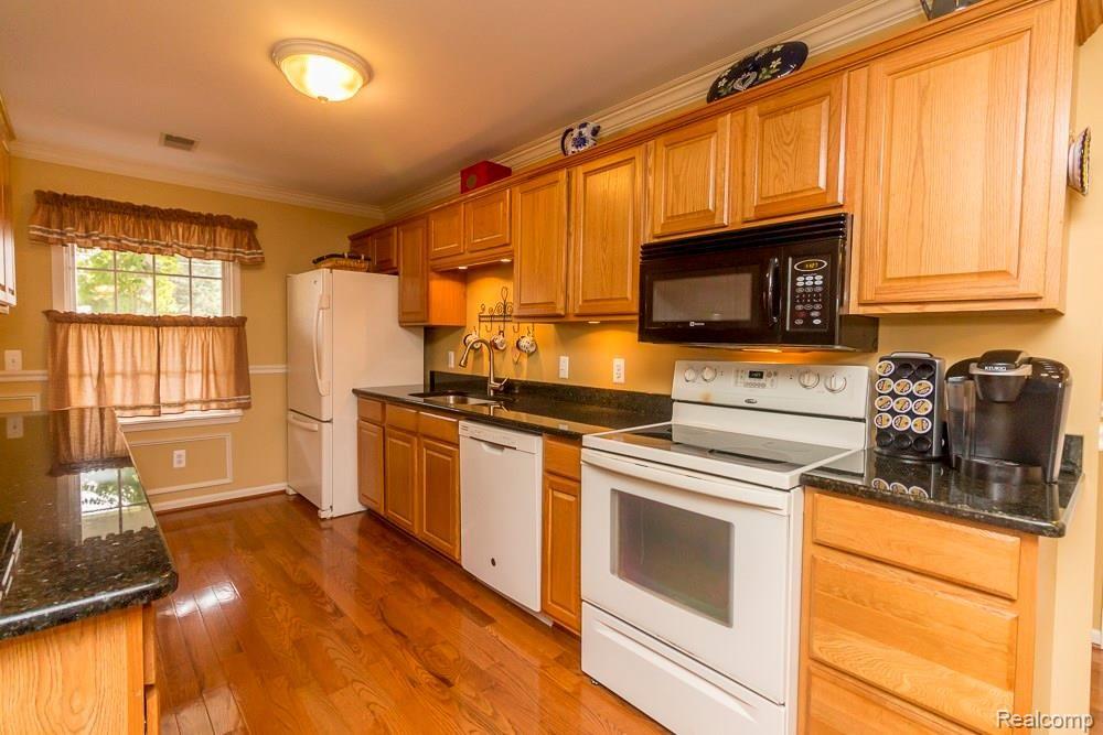 9491 Stark Road Livonia, MI 48150 - Photo 11 of 54 9491 Stark Road-Interior-63.jpg