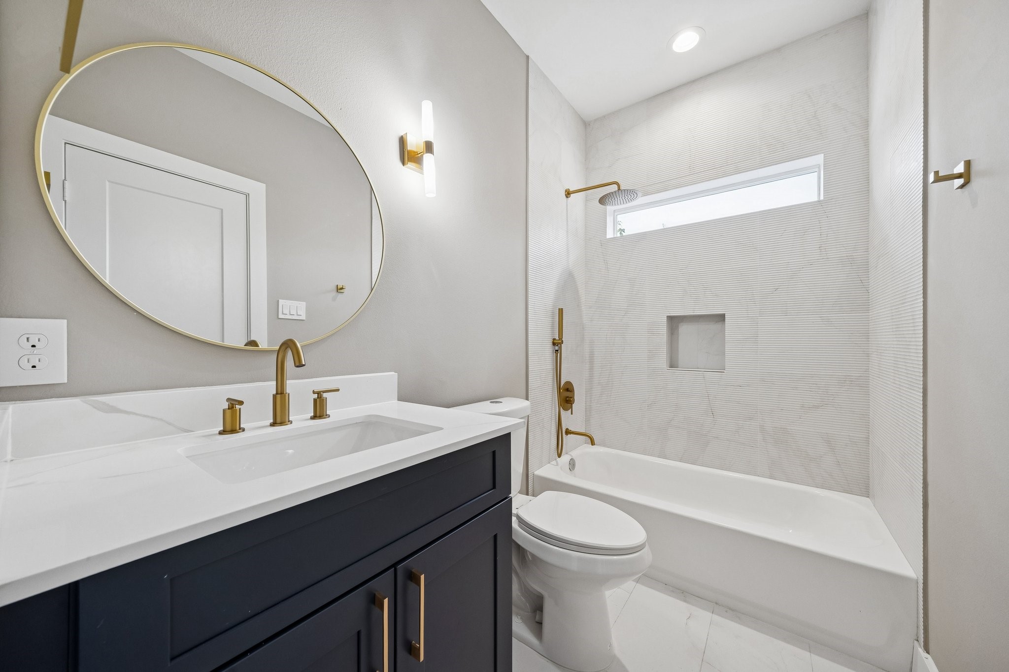 2221 Marnel Road, Unit C Houston, TX 77055 - Photo 7 of 33 Gallery Image 7