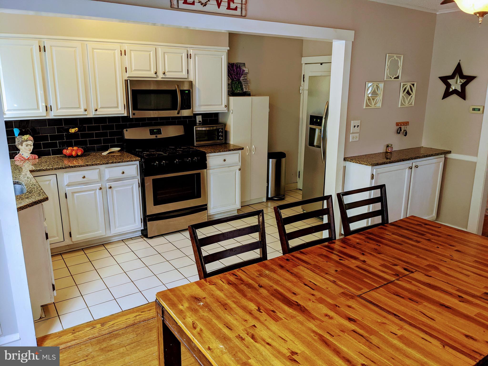 260 Rochelle Avenue Philadelphia, PA 19128 - Photo 6 of 18 Dining Room/Kitchen