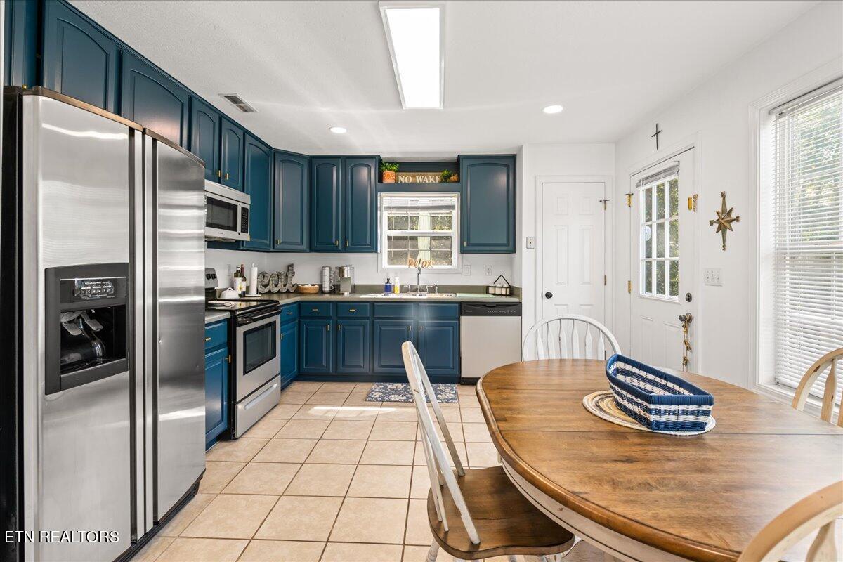 804 Pine Hollow Road Jacksboro, TN 37757 - Photo 12 of 43 Kitchen
