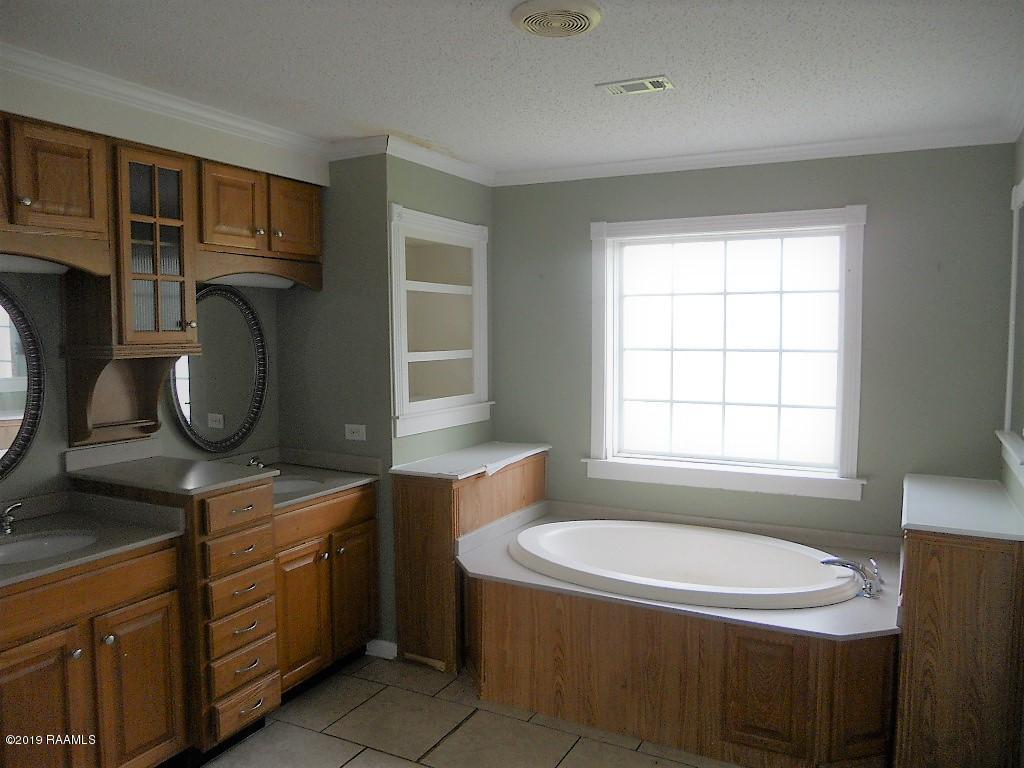 123 Blue Grass Road Washington, LA 70589 - Photo 15 of 20 master bath
