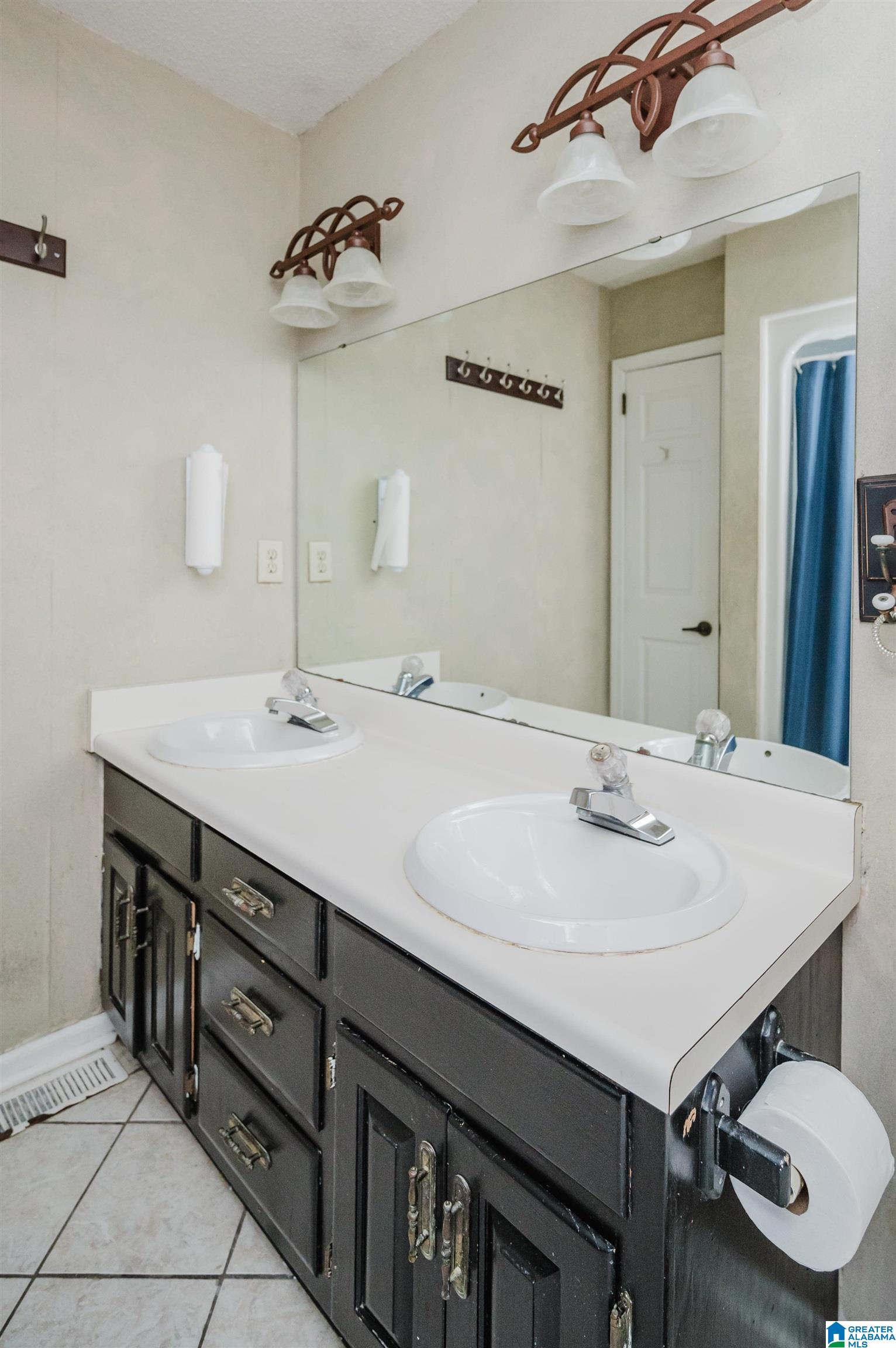 8988 Bankston Road Warrior, AL 35180 - Photo 24 of 47