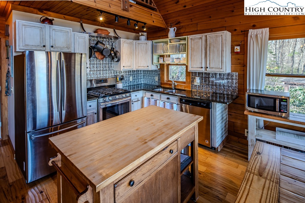 614 Tarleton Circle Boone, NC 28607 - Photo 19 of 50 Gallery Image 19