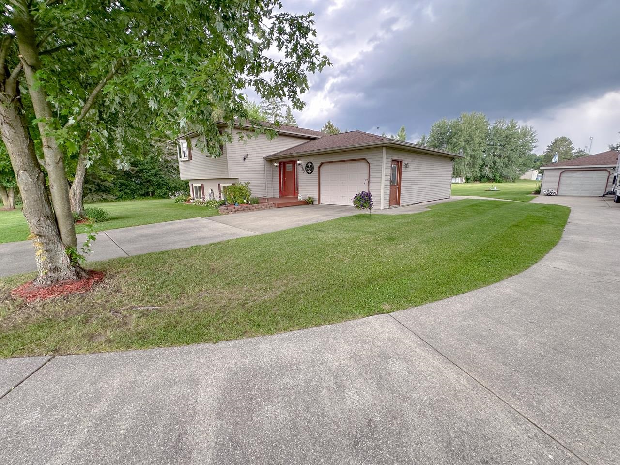 5105 West Shaffer Road Coleman, MI 48618 - Photo 6 of 73 1924541-f5be6527-c554-43fa-97d6-3b083d3650d8.JPG