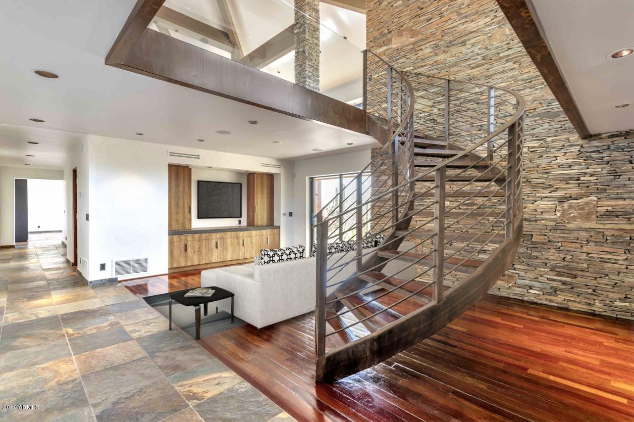 5401 East Wonderview Road Phoenix, AZ 85018 - Photo 15 of 58 Base of stairwell