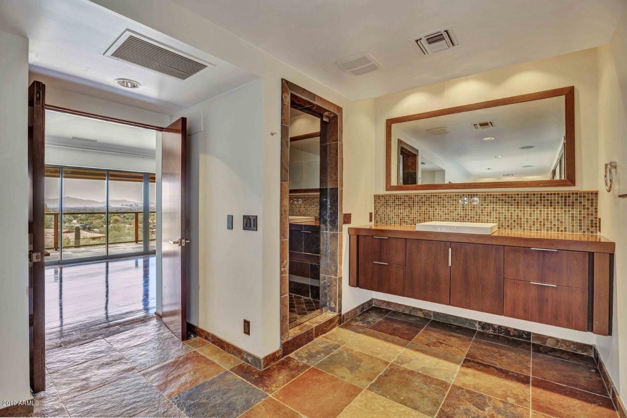 5401 East Wonderview Road Phoenix, AZ 85018 - Photo 38 of 58 Master bath with slate shower
