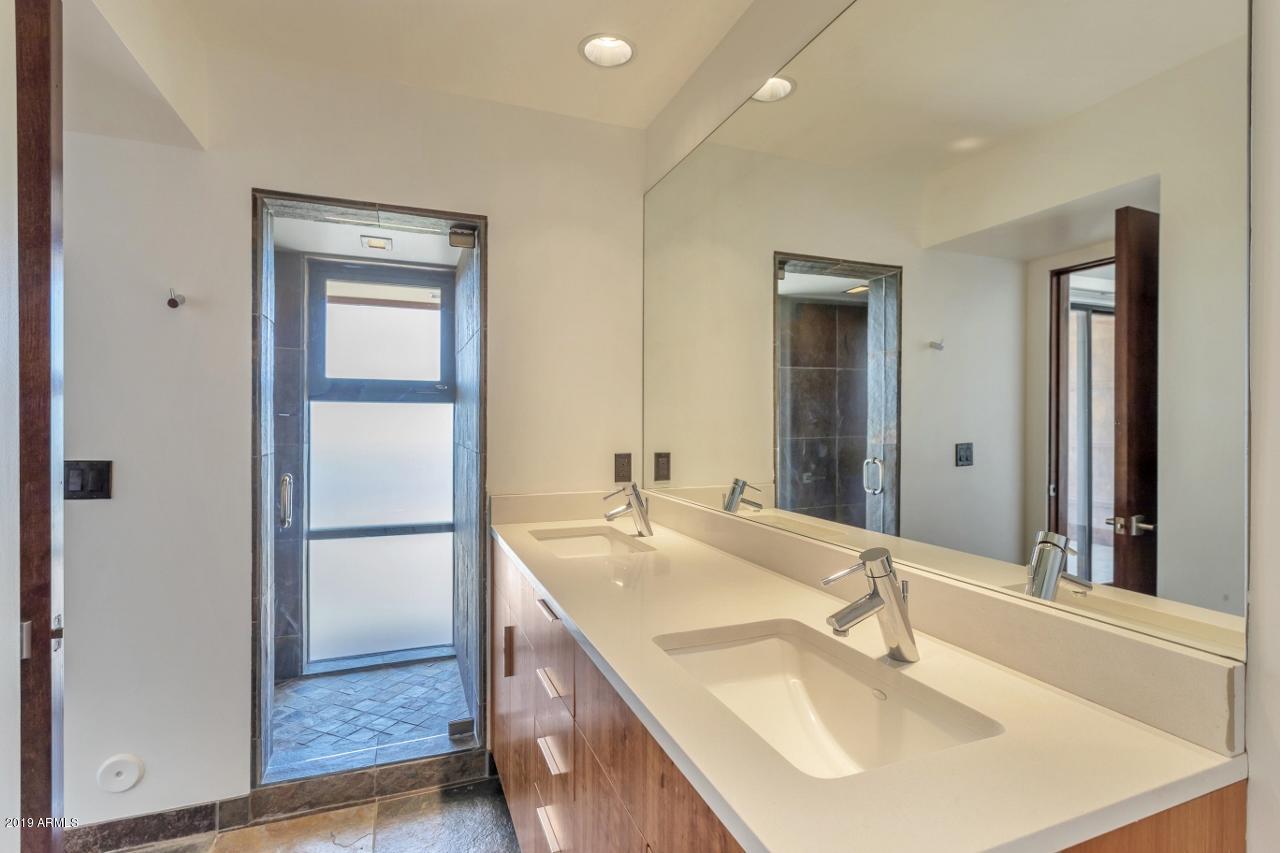 5401 East Wonderview Road Phoenix, AZ 85018 - Photo 47 of 58 2nd bedroom bathrooom tile shower double