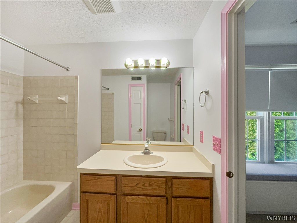 640 Youngs Road, Unit A Amherst, NY 14221 - Photo 20 of 34 Master ensuite