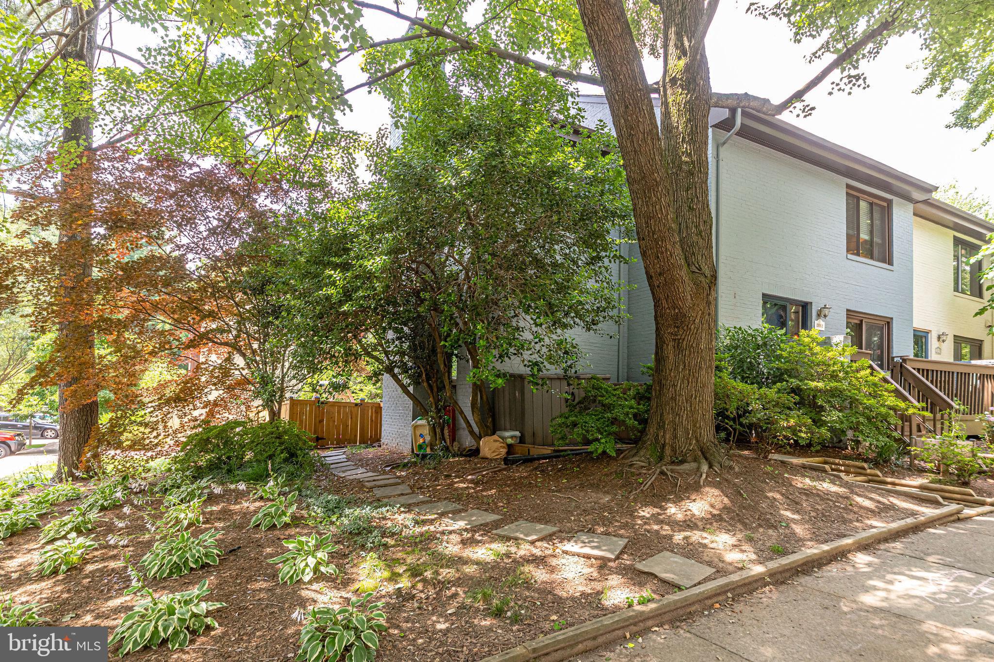 2052 Golf Course Drive Reston, VA 20191 - Photo 4 of 67