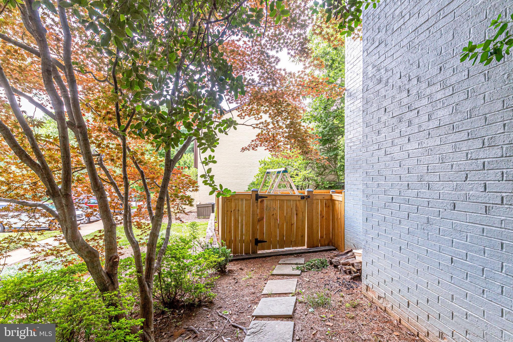 2052 Golf Course Drive Reston, VA 20191 - Photo 6 of 67