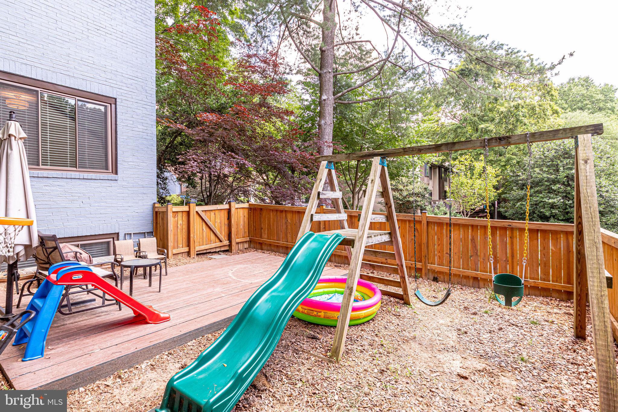 2052 Golf Course Drive Reston, VA 20191 - Photo 10 of 67