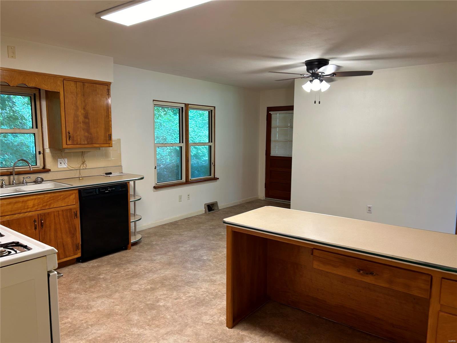 1317 Eiler Road Belleville, IL 62223 - Photo 6 of 17 Gallery Image 6