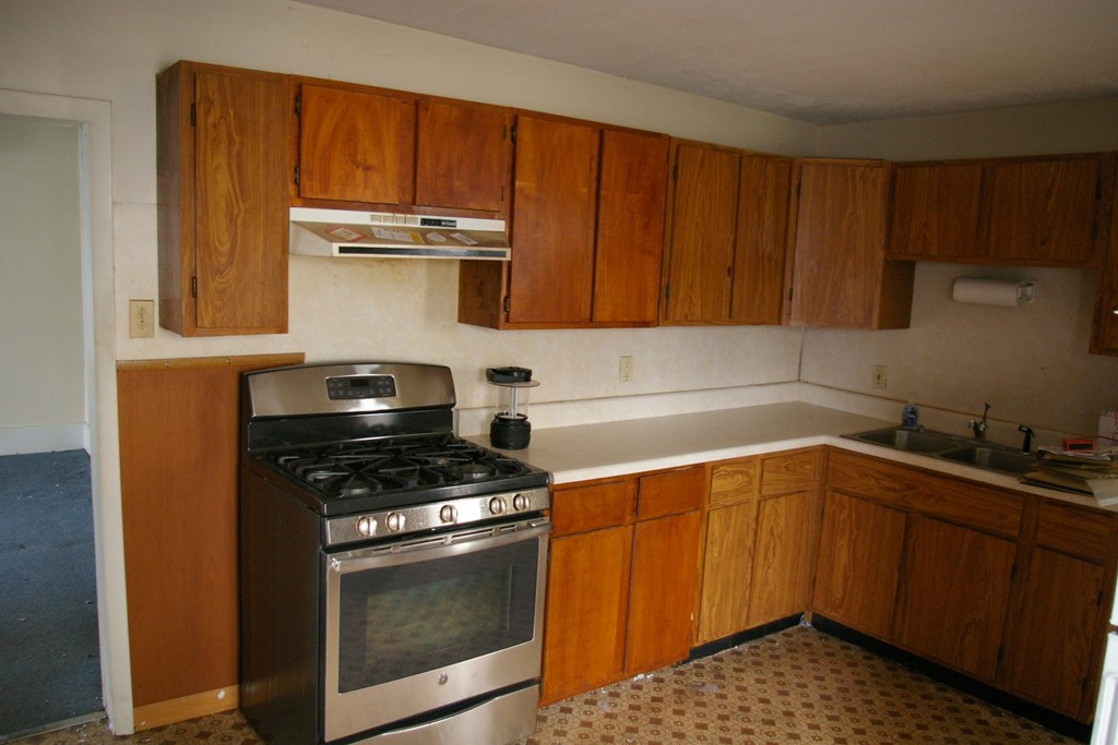 342 Main Street Springfield, MA 01151 - Photo 2 of 15
