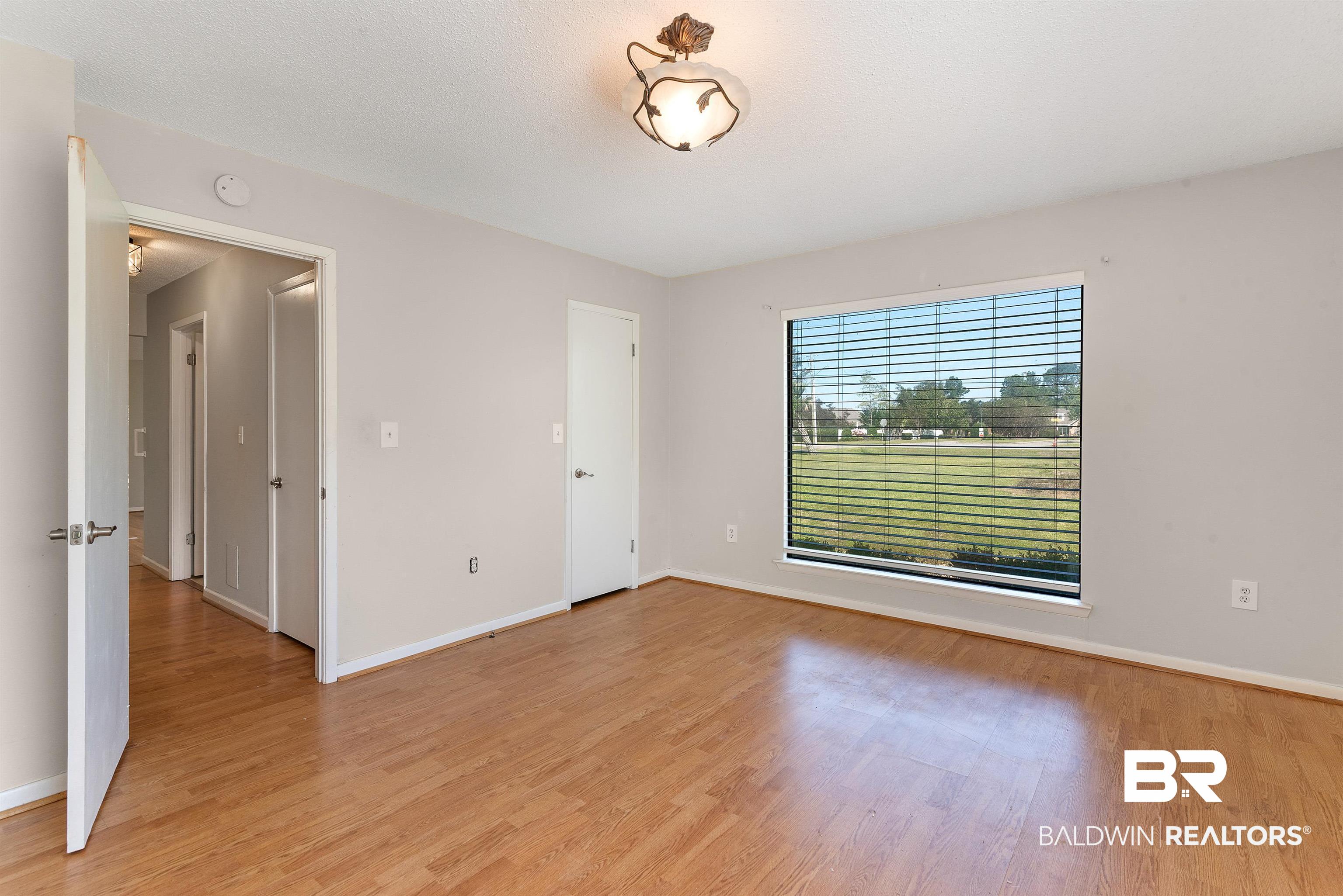 16162 Highway 98 Foley, AL 36535 - Photo 31 of 43 Master bedroom