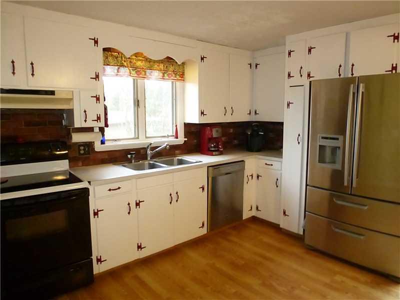 29 Abby Road Windham, ME 04062 - Photo 2 of 13 Kitchen.