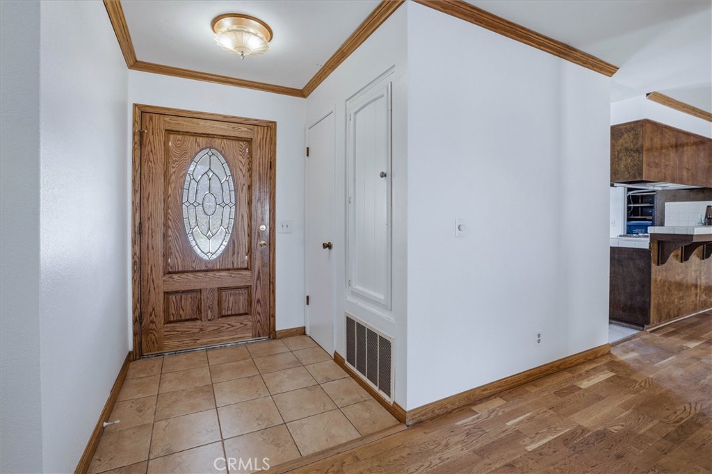 652 Pomeroy Road Nipomo, CA 93444 - Photo 7 of 60 Entryway
