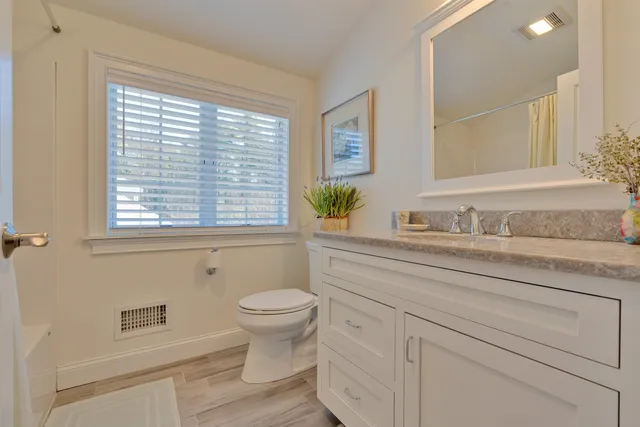 $4,200 | 100 Shepard's Cove Road, Unit B2, Kittery, ME 03904