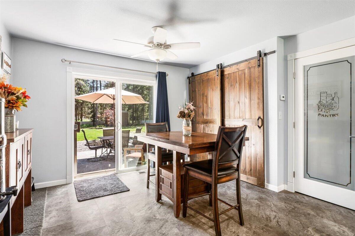 16033 Aqua Road La Pine, OR 97739 - Photo 14 of 39 20-Dining Area