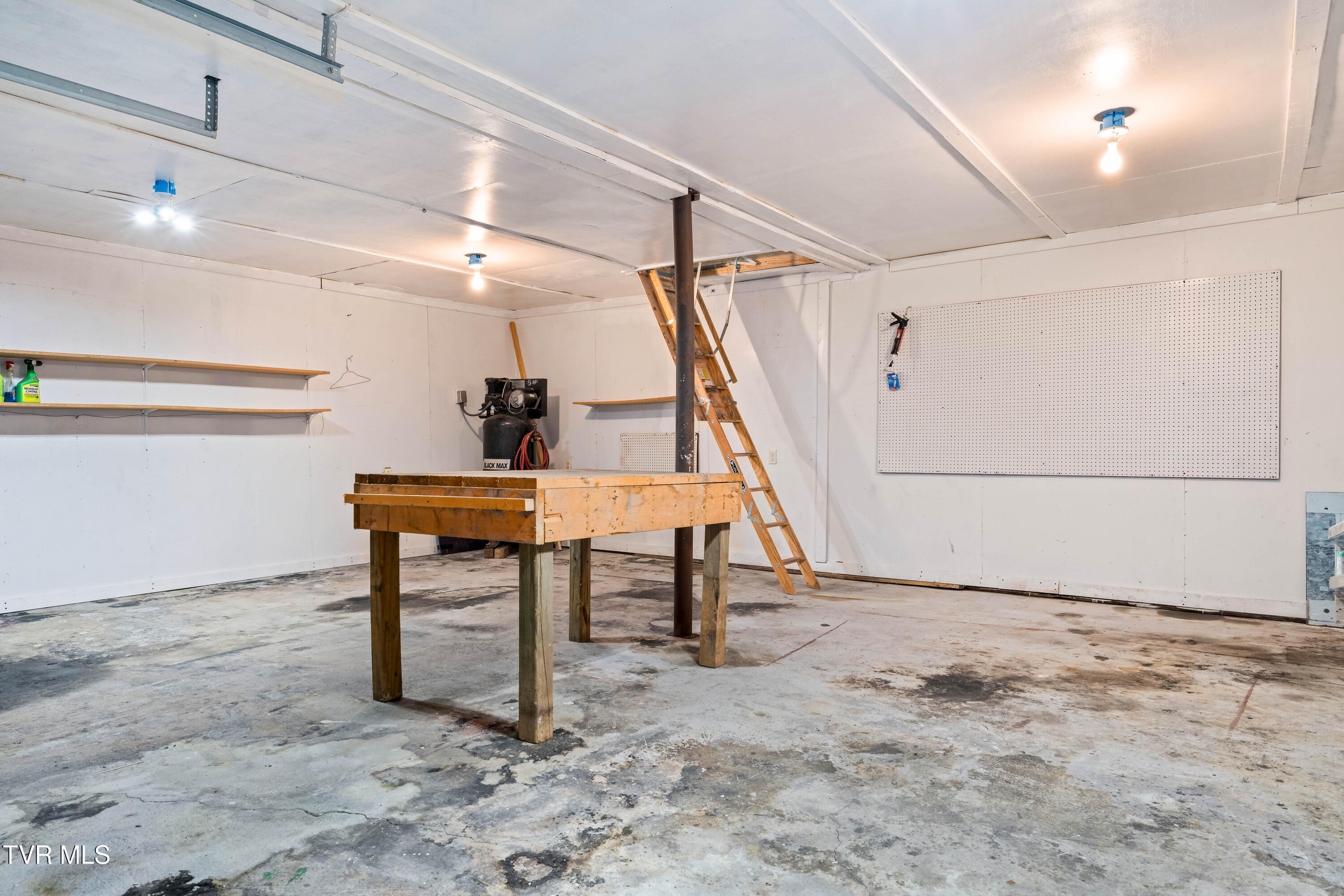 247 Price Road Elizabethton, TN 37643 - Photo 25 of 55 247 Price Road (56 of 59)