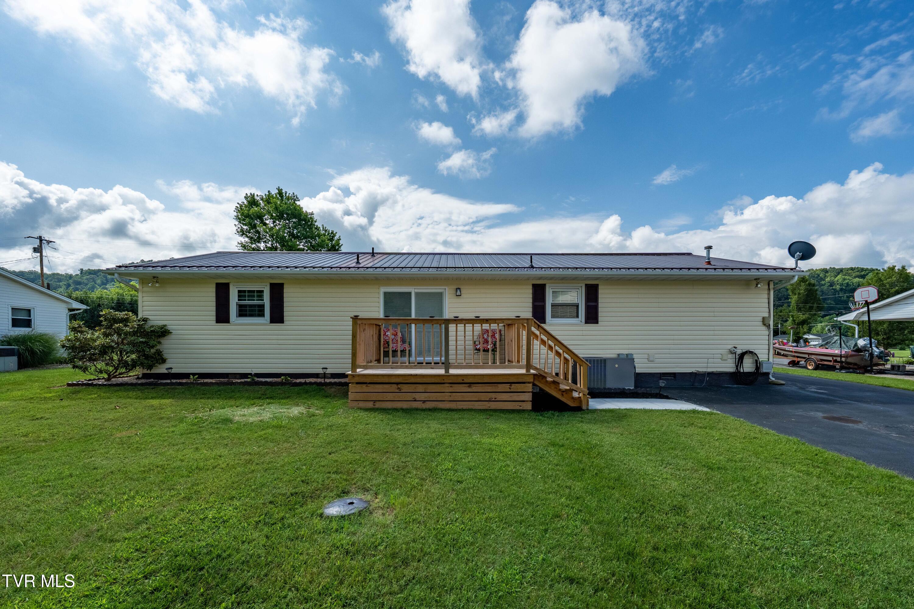 247 Price Road Elizabethton, TN 37643 - Photo 31 of 55 247 Price Road (9 of 59)