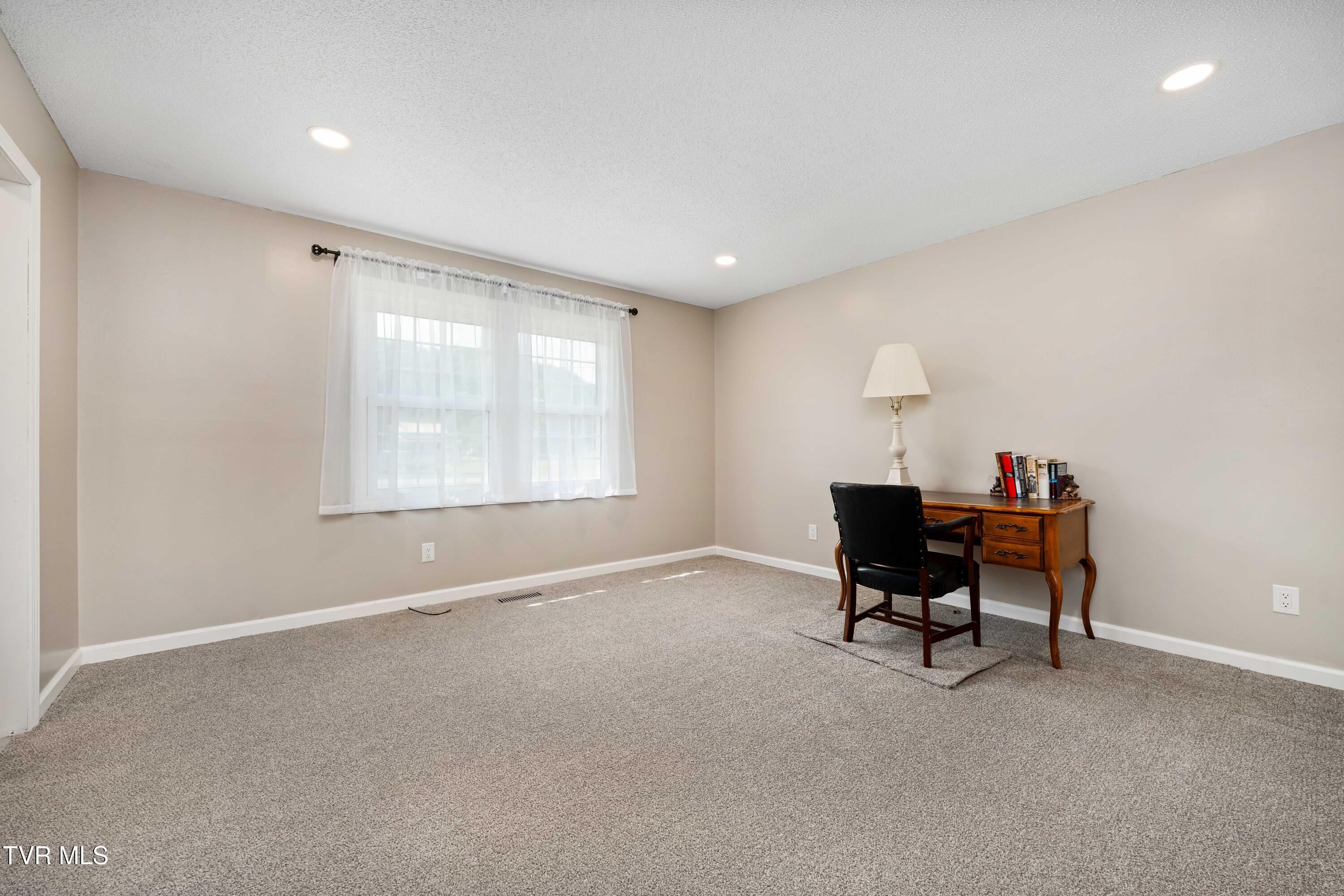 247 Price Road Elizabethton, TN 37643 - Photo 5 of 55 247 Price Road (36 of 59)