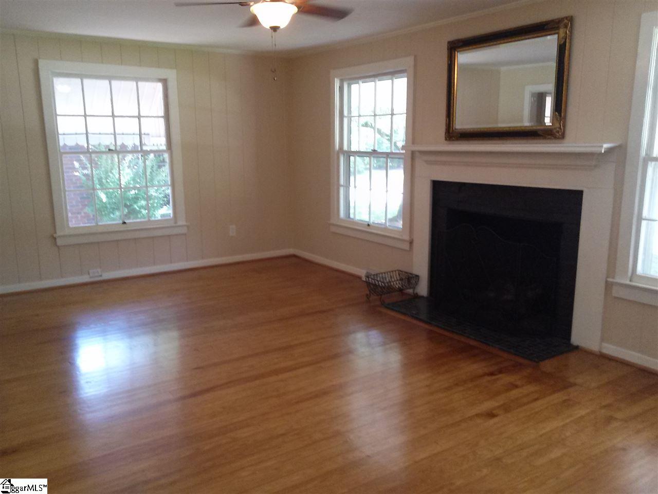 321 Pine Street Greer, SC 29650 - Photo 3 of 14 Gallery Image 3