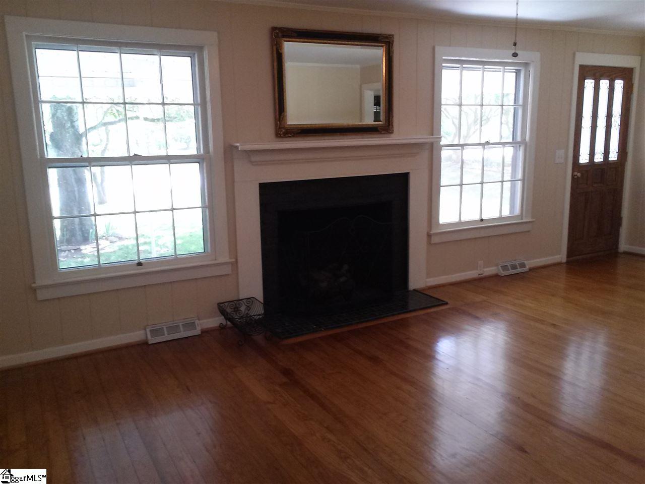 321 Pine Street Greer, SC 29650 - Photo 4 of 14 Gallery Image 4