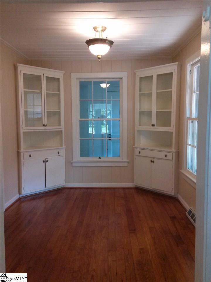 321 Pine Street Greer, SC 29650 - Photo 5 of 14 Gallery Image 5