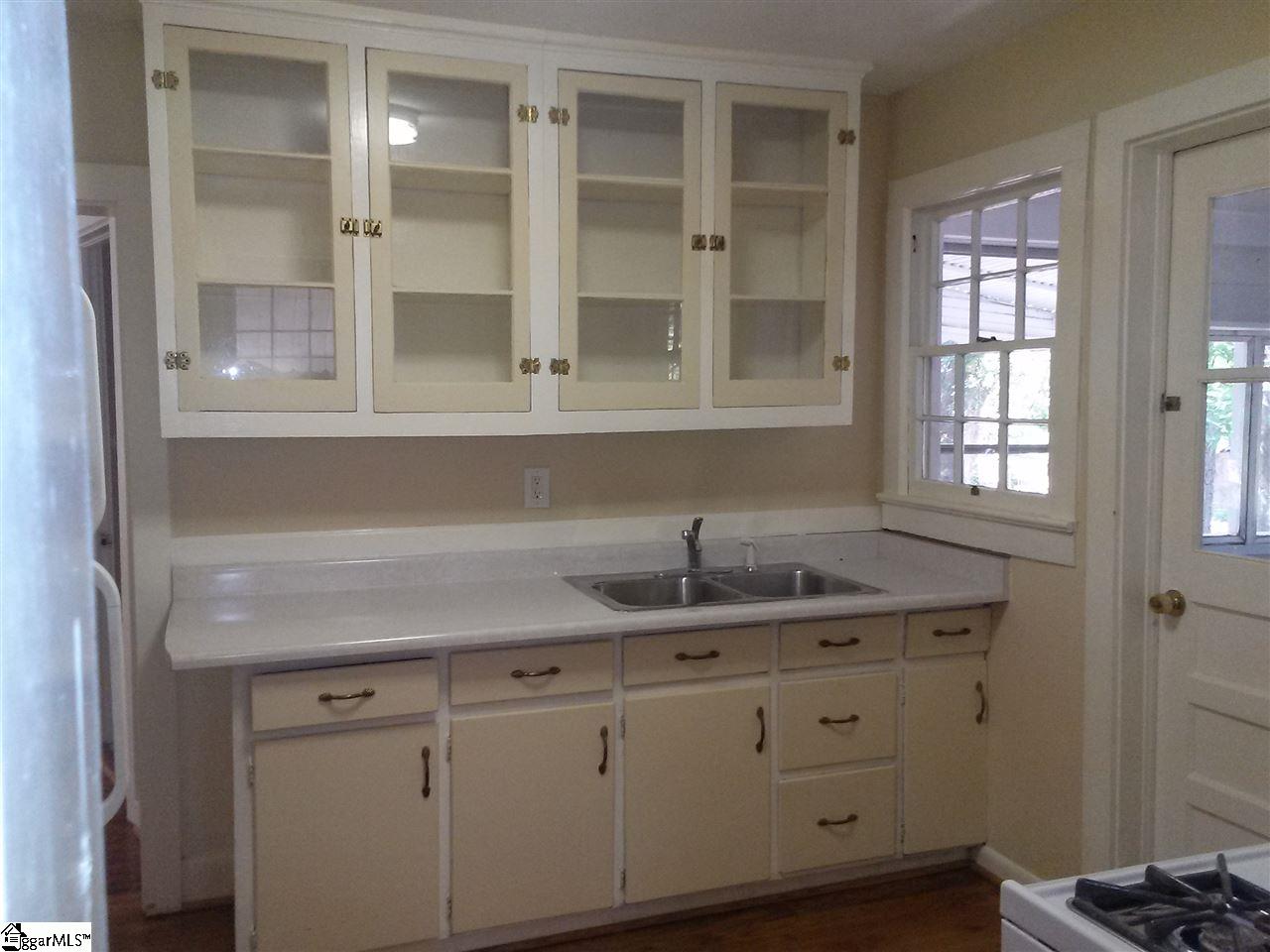 321 Pine Street Greer, SC 29650 - Photo 8 of 14 Gallery Image 8