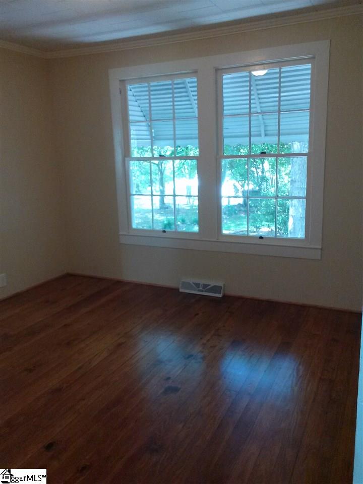 321 Pine Street Greer, SC 29650 - Photo 9 of 14 Gallery Image 9