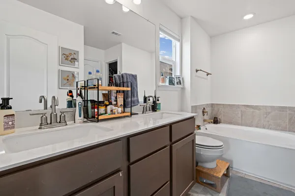 $2,300 | 6316 Carriage Pines Drive, Del Valle, TX 78617