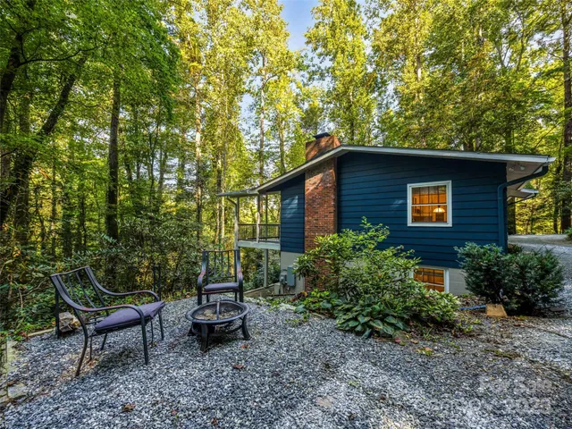 a view of a outdoor space with a tree