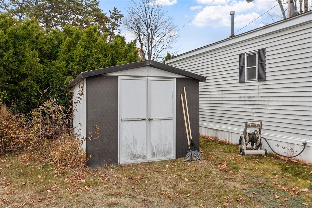 83 Clark Road, Unit 61 Shirley, MA 01464 - Photo 4 of 28 Gallery Image 4