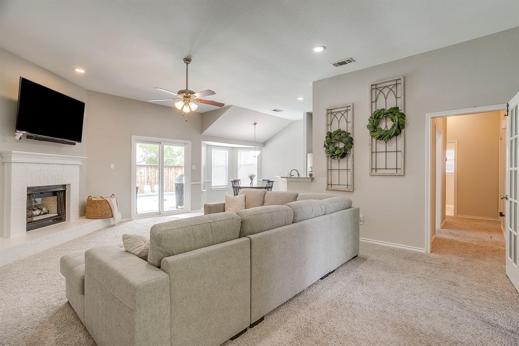 2107 Nichols Trail Mansfield, TX 76063 - Photo 9 of 39