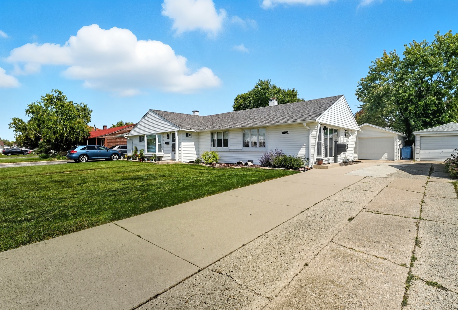 8755 South Corcoran Road Hometown, IL 60456 - Photo 2 of 26