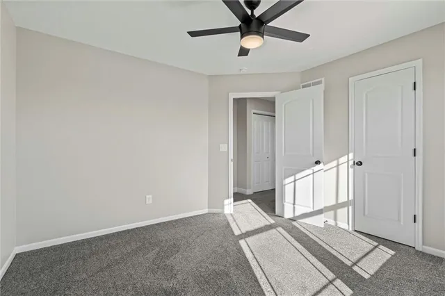 $420,000 | 916 North Hickory Drive, Tonganoxie, KS 66086