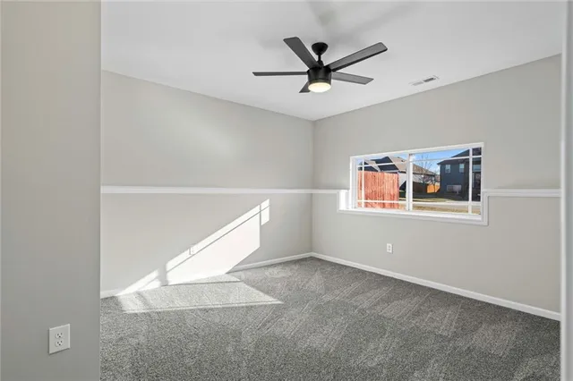 $420,000 | 916 North Hickory Drive, Tonganoxie, KS 66086