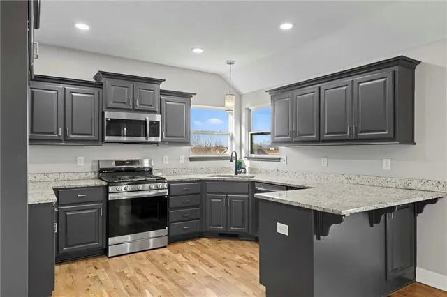 $420,000 | 916 North Hickory Drive, Tonganoxie, KS 66086