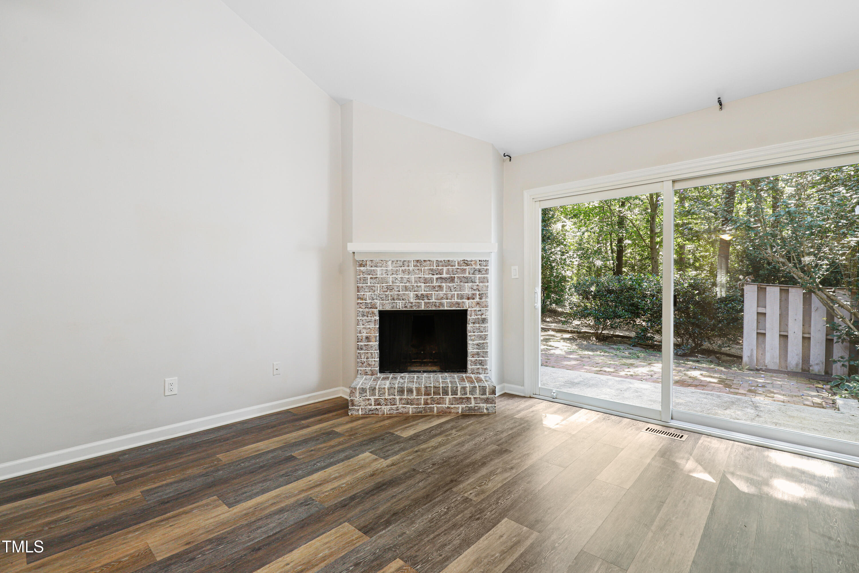 5840 Branchwood Road Raleigh, NC 27609 - Photo 7 of 33 11