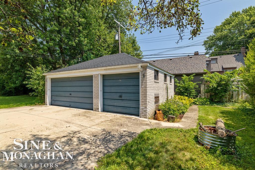 840 Harcourt Road Grosse Pointe, MI 48230 - Photo 33 of 36