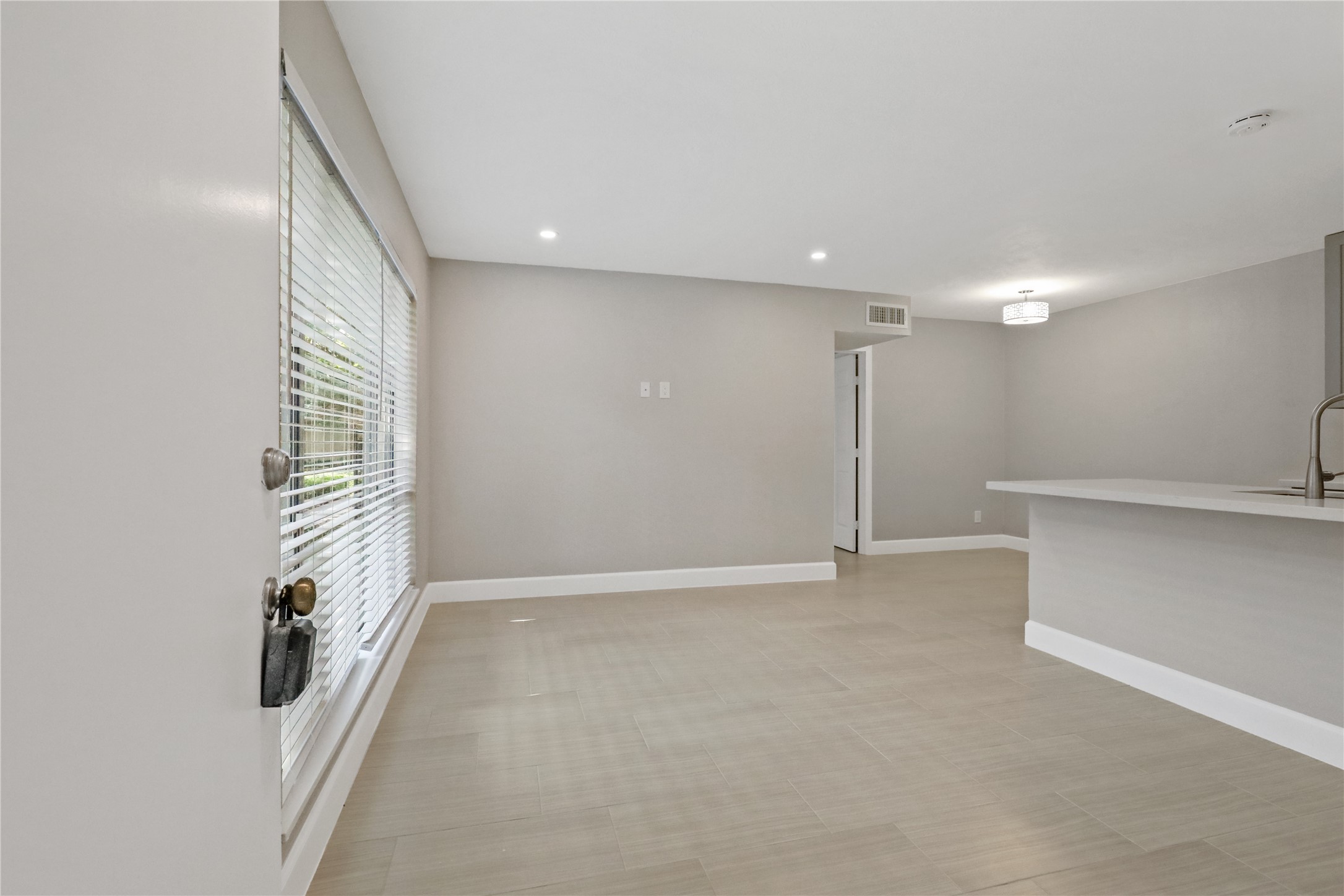 2201 Fountain View Drive, Unit 45 Houston, TX 77057 - Photo 5 of 11 a view of an empty room