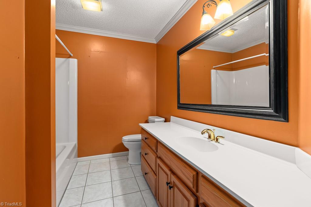929 Embler Road Lexington, NC 27292 - Photo 14 of 45 Hall bathroom