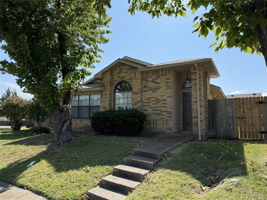 404 Seminary Ridge Mesquite, TX 75149 - Photo 1 of 13 Gallery Image 1