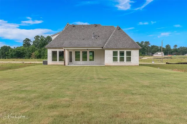 $463,900 | 857 Walstonburg Lane, Benton, LA 71006
