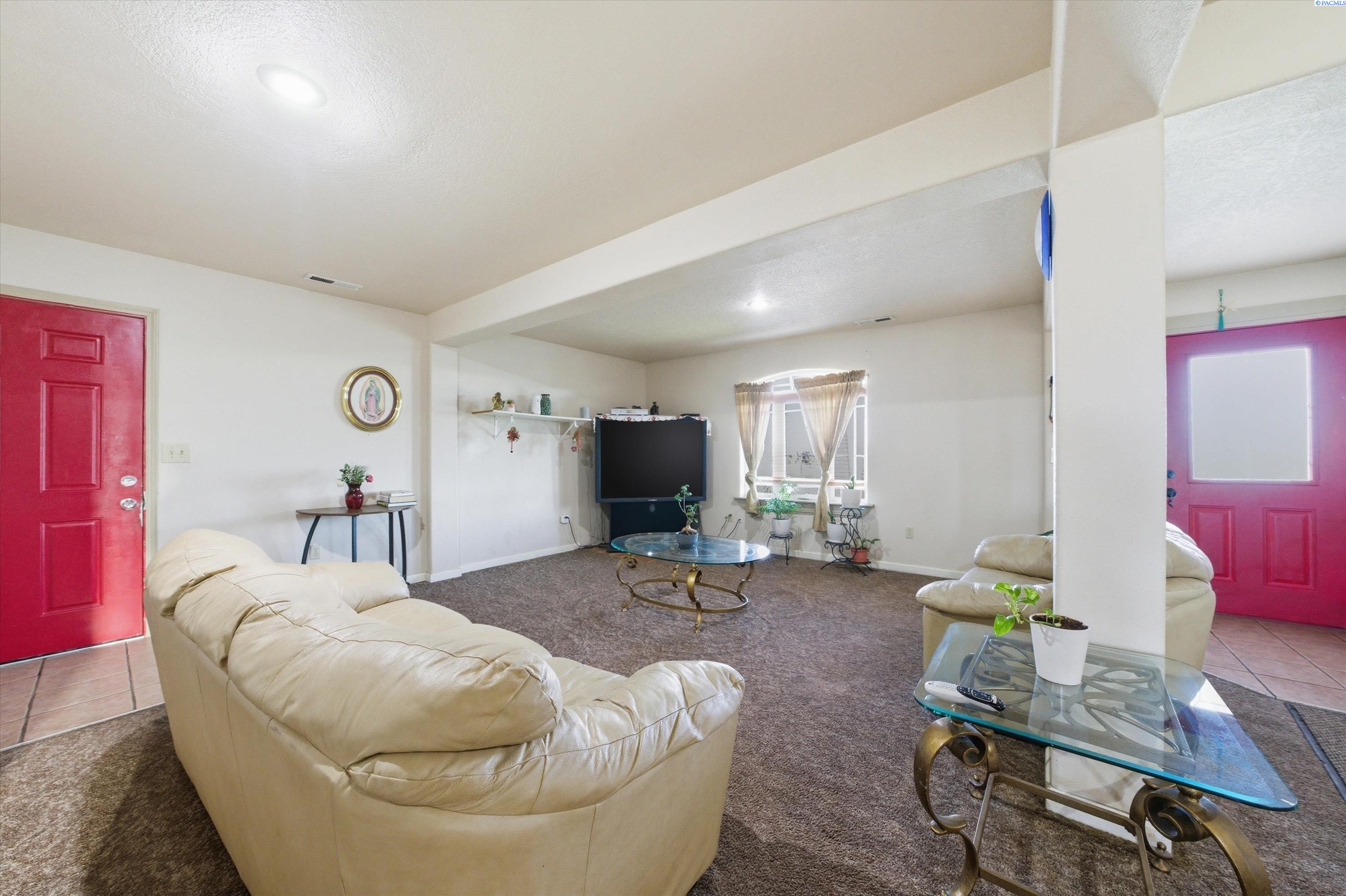 237 Reeds Road Touchet, WA 99360 - Photo 7 of 49 Gallery Image 7