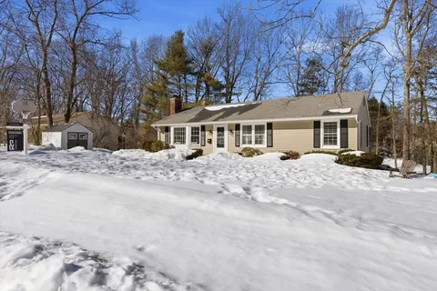 $540,000 | 30 Duxbury Drive, Holden, MA 01520