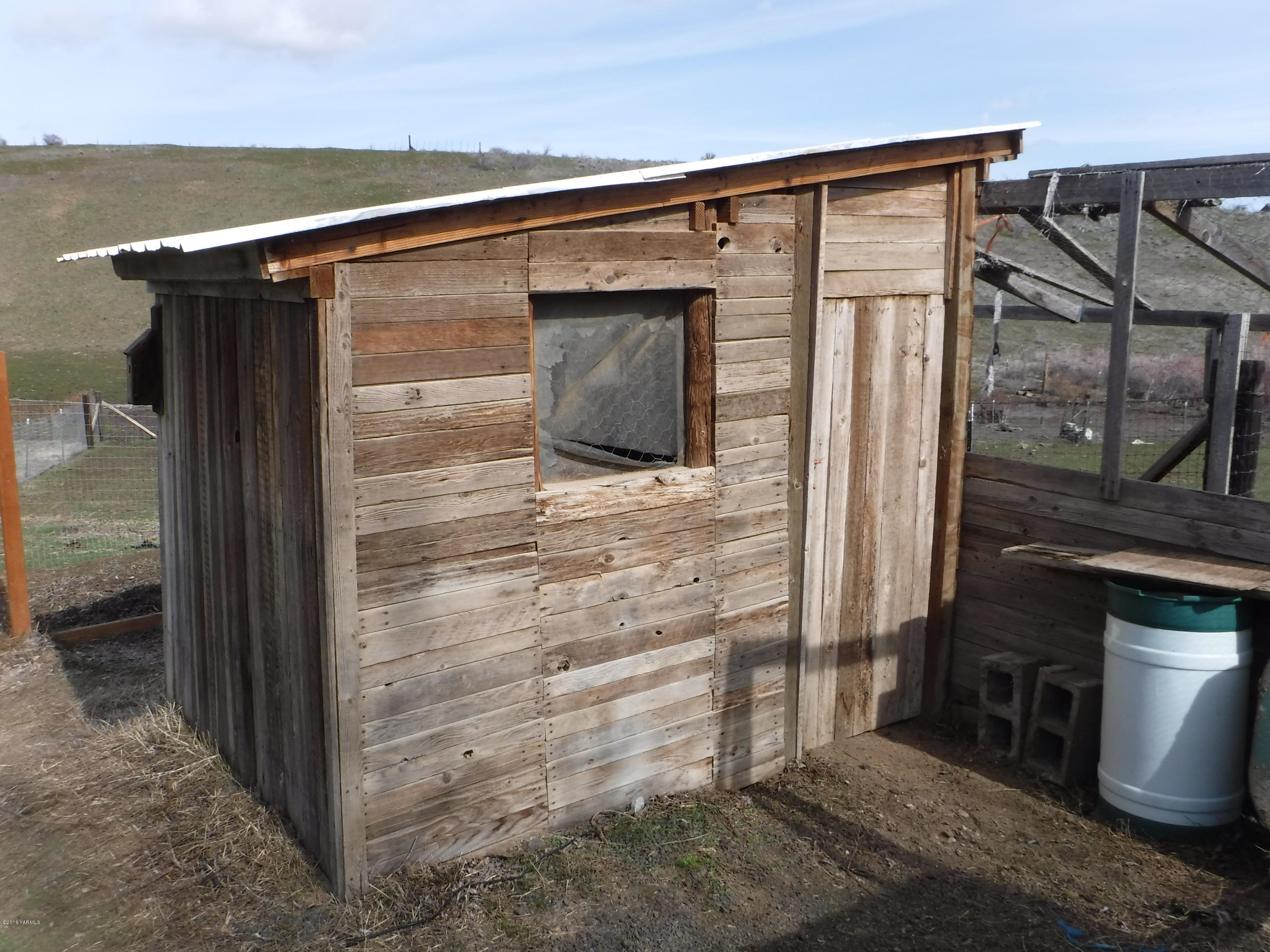 495 Burnham Road Yakima, WA 98908 - Photo 13 of 36